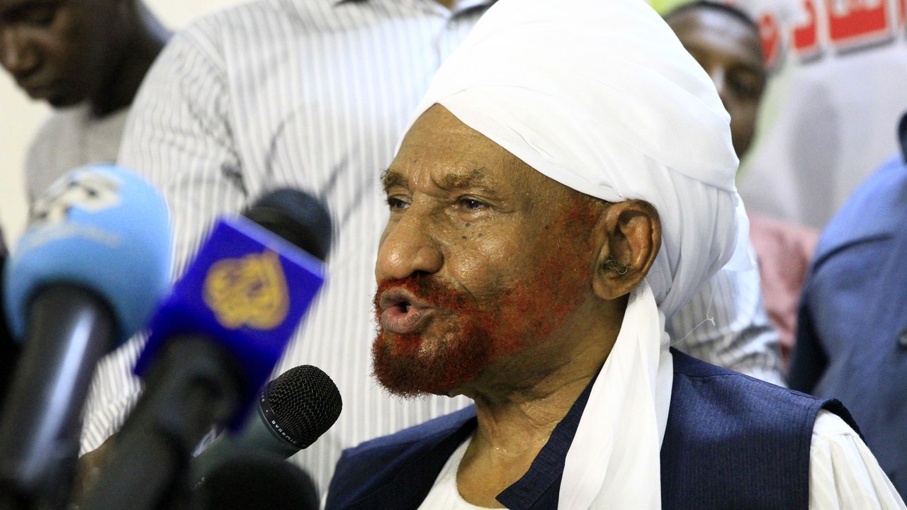 وفاة زعيم حزب الأمة السوداني الصادق المهدي بعد إصابته بكورونا