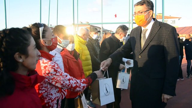 KÜTAHYA - Türkiye ve Ukrayna atletizm milli takımları Kütahya’da kampa girdi