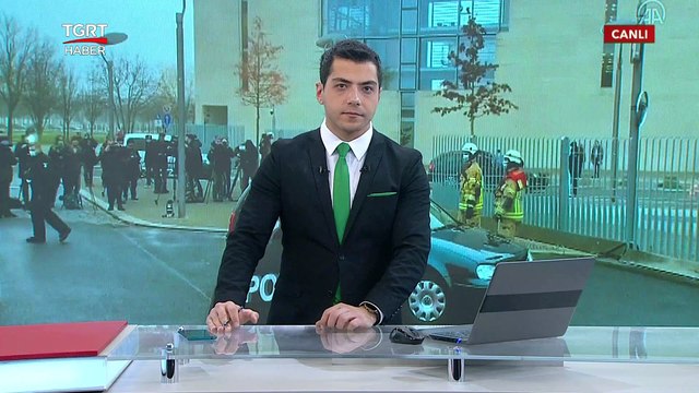 Almanya'da Başbakanlık Binasına Araçla Saldırı