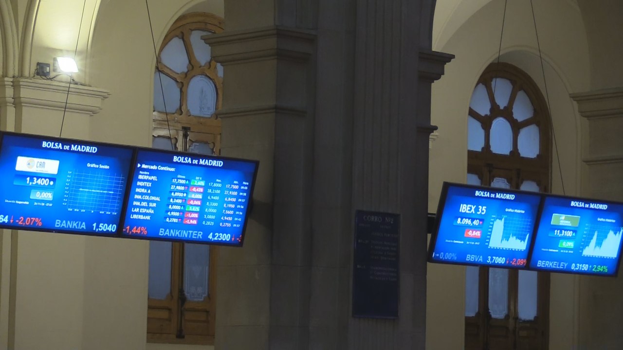 El Ibex 35 pierde un 0,8 % tras la apertura y pone en riesgo su quinta sesión de ganancias