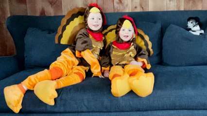 Seth’s Sons Dress Up as Turkeys to Celebrate Thanksgiving