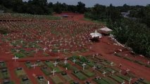 Yakarta amplía los cementerios para fallecidos por coronavirus