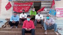 BSNL कर्मचारी अपनी मांगों को लेकर बैठे एक दिवसीय हड़ताल पर