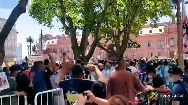 LIVE: Cientos de argentinos asisten a la vela de Maradona, le informamos en vivo desde Buenos Aires - Jueves 26 Noviembre 2020