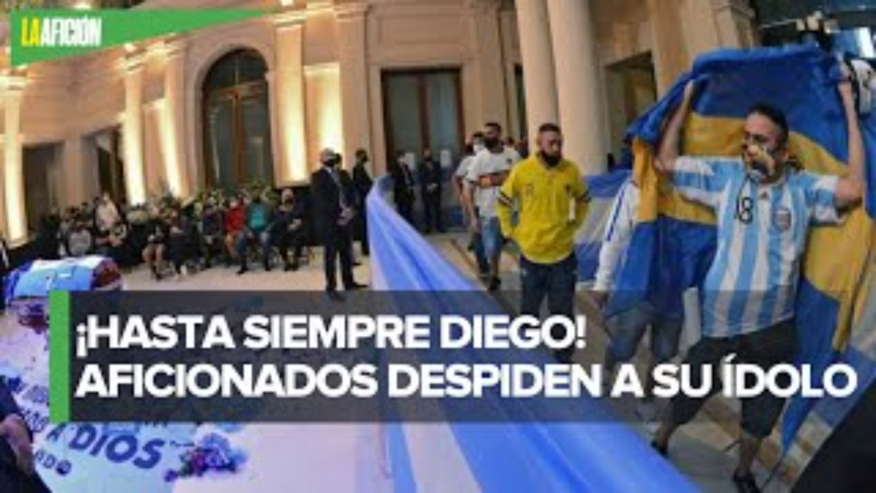 Multitudes despiden a Maradona en Casa Rosada