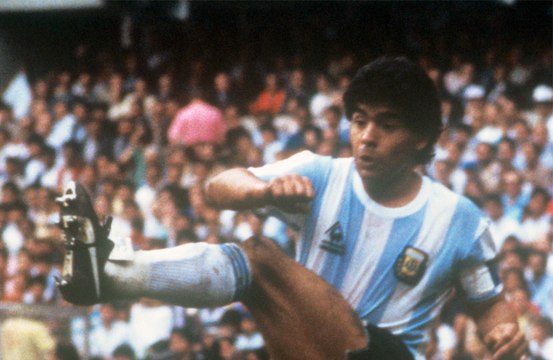 Gary Lineker leads tributes to legendary Diego Maradona