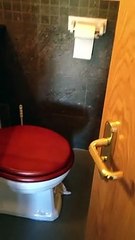 Une salle de bain faite au millimètre dans cet hôtel