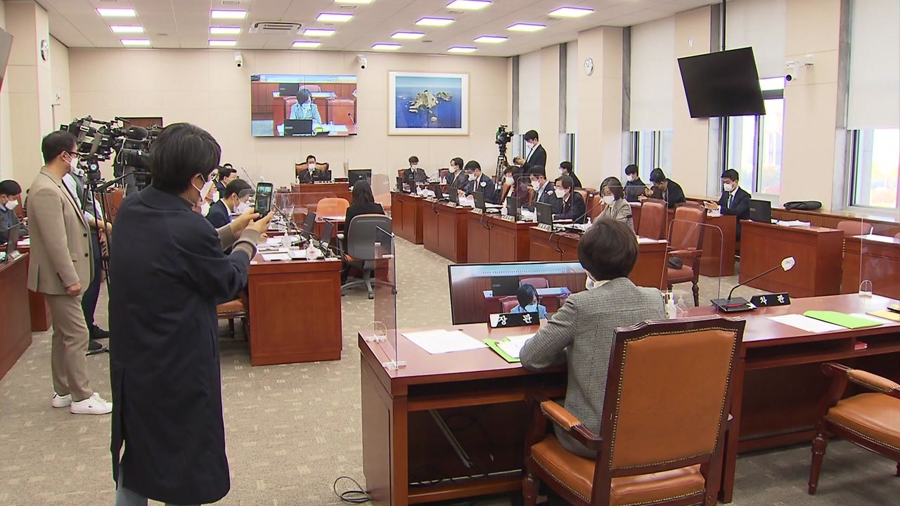 성범죄자 교사 자격 원천 차단 법안 교육위 통과 / YTN