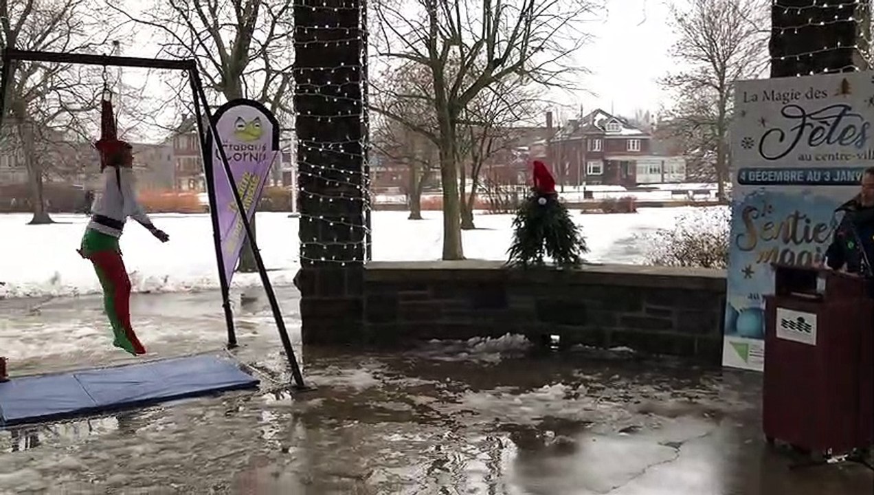 Féérie et cirque dans le centre-ville de Valleyfield