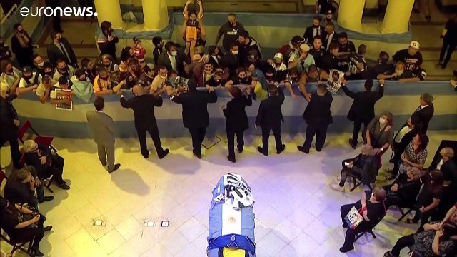 Buenos Aires e Napoli sono una sola città che saluta il campione dei due mondi