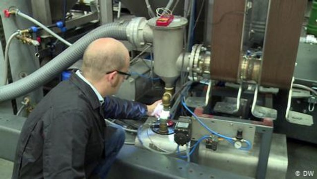 Salvaging raw materials from car batteries