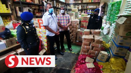 Télécharger la video: Perak traders penalised for various offences, including over-pricing items