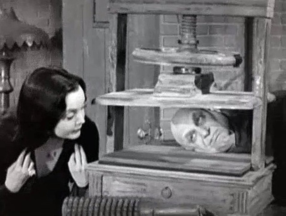 The Addams Family S01E29 Morticias Favorite Charity