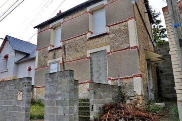 Cet entrepreneur rachète les maisons squattées pour les revendre...