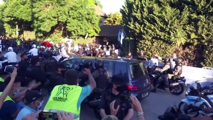 الأرجنتين الحزينة تودّع "الفتى الذهبي" مارادونا