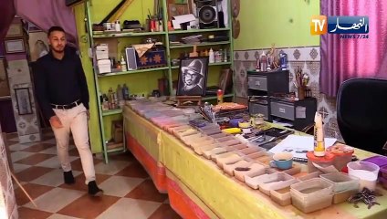 الأغواط  : أحمد تخايلية  فنان شاب مبدع في لوحات الرصاص والفحم