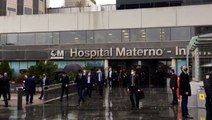 Sánchez es abucheado a su salida del Hospital de La Paz