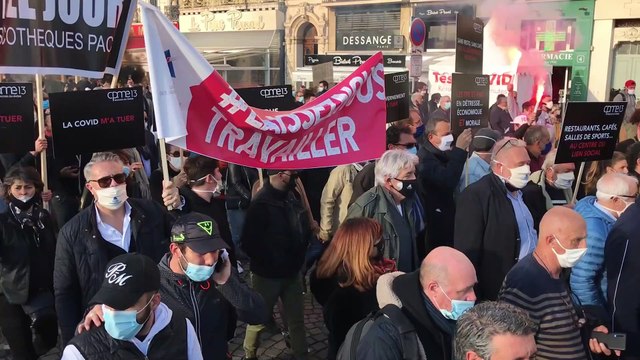 Restaurateurs, gérants de discothèques, bars et salles de sport manifestent leur colère à Marseille