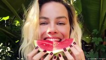 Margot Robbie struggles with Thanksgiving dish