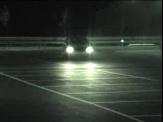 Un gars qui fait le con sur un parking avec une opel gts [1]