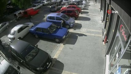 Deprem anı güvenlik kameralarına yansıdı