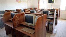 متطوعون يؤهلون مدرسة دمرتها الحرب للحاق بالعام الدراسي الجديد في ليبيا