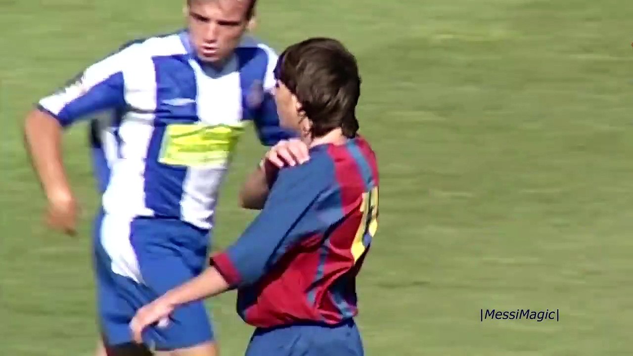 Only Lionel Messi Can Play Like THIS at the Age of 14  !