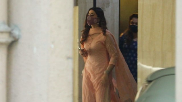 Kriti Sanon's sister Nupur Sanon spotted at Sanjay Leela Bhansali's office | FilmiBeat
