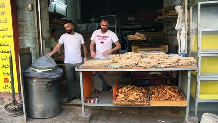 Video herunterladen: تشديد القيود في مدينة رام الله الفلسطينية لاحتواء تفشي كورونا