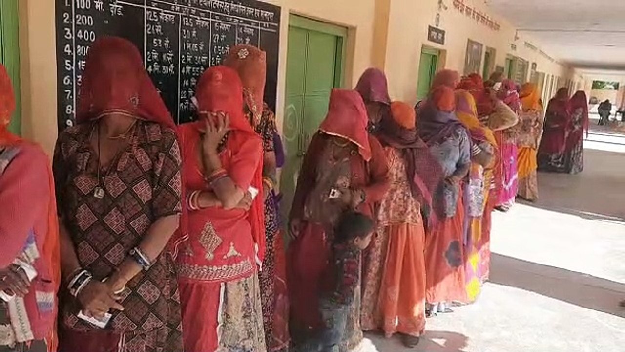 द्वितीय चरण में दिखा थोड़ा उत्साह, 63.13 प्रतिशत मतदाताओं ने डाले वोट