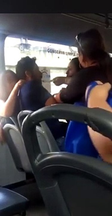 Hombre es sorprendido por su esposa y suegra cuando iba con su 'novia'