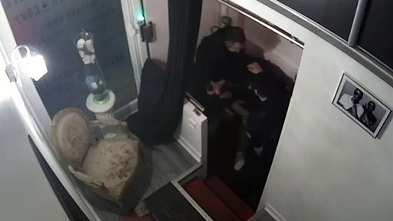 Macron 'schockiert' über Bilder von Polizeigewalt gegen Schwarzen