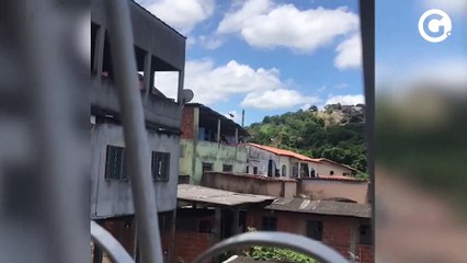 下载视频: Helicóptero dá apoio a policiais em confronto armado em Vitória