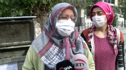 Bir Anlık Dalgınlıkla Çöpe Attığı 3 Bileziği Arıyor