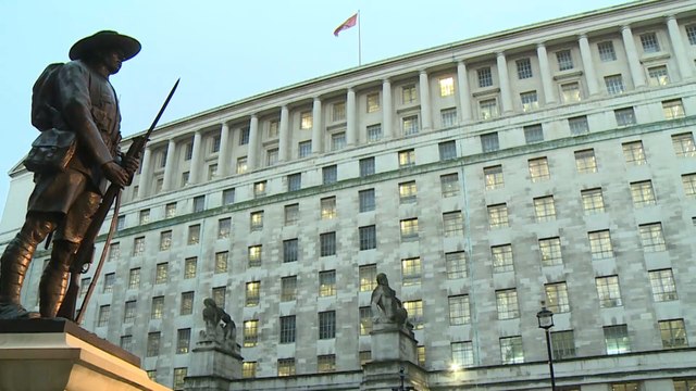 وزارة الدفاع البريطانية للجزيرة: نشرنا قوات في السعودية لحماية منشآتها النفطية