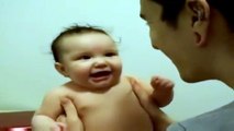 bebe llora al escuchar risa malvada - el llanto de los bebés es muy grasioso