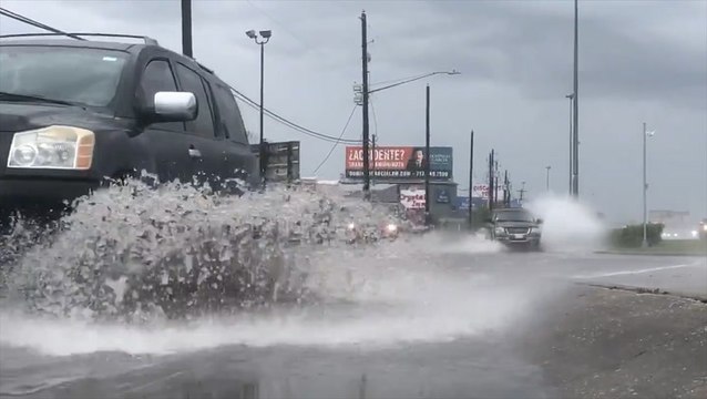 Thunderstorms bring flooding to the streets of Houston
