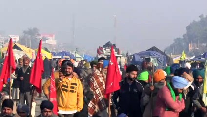 آلاف المزارعين الهنود يواصلون التظاهر للتعبيرعن غضبهم حيال الإصلاحات الزراعية