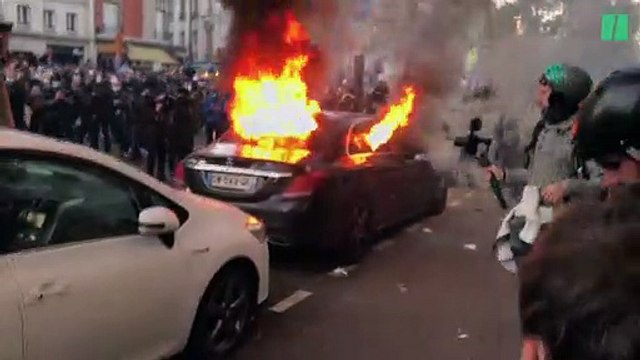 Marche des libertés à Paris: des dizaines de milliers de personnes et des débordements