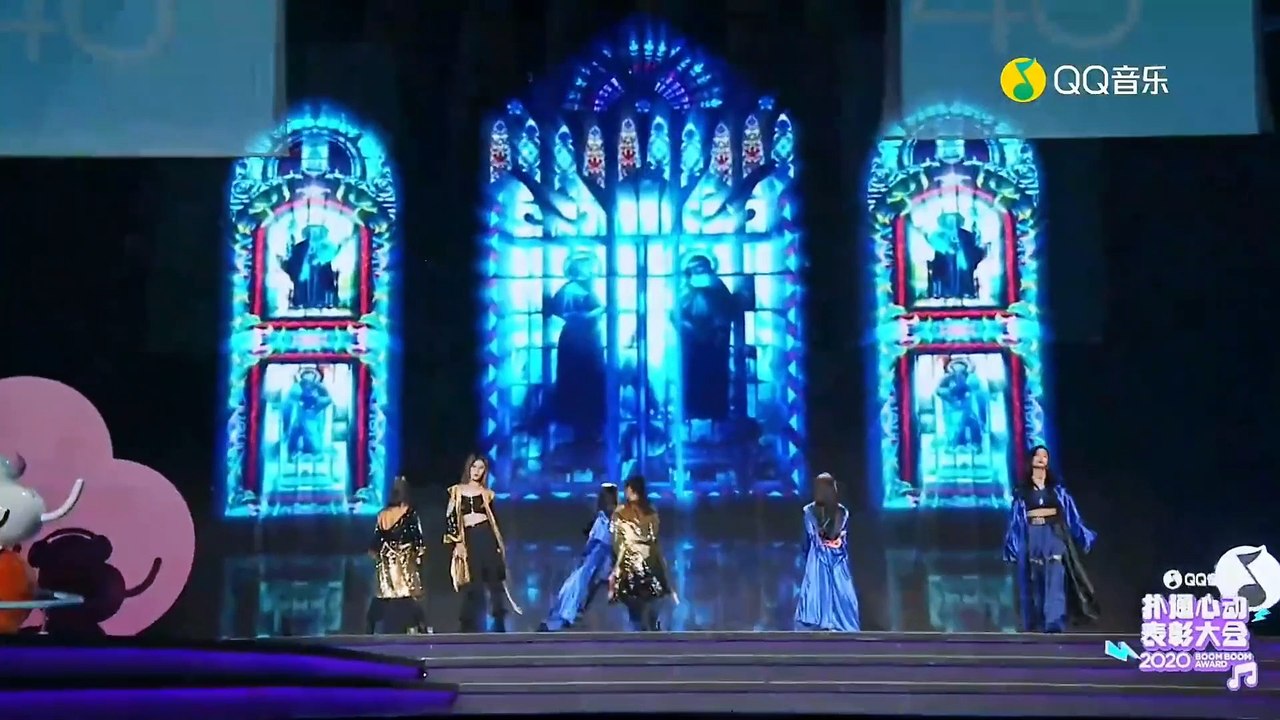 SNH48 performs "最终回合" at the QQ Music "Boom Boom Award 2020" in Shanghai 20201206