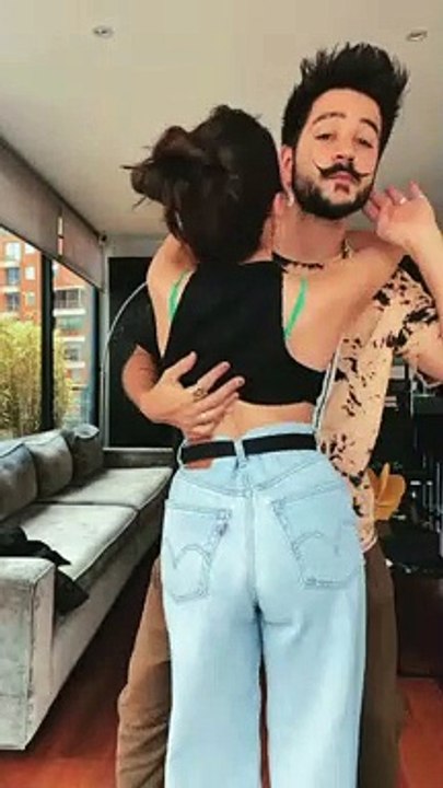 Camilo bailando con Evaluna: "Nadie lo mueve como mi esposa"