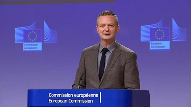 UK on Brexit LIVE_ Don't threaten us! Michel Barnier lashes out 'This is set IN STONE' - Express UK