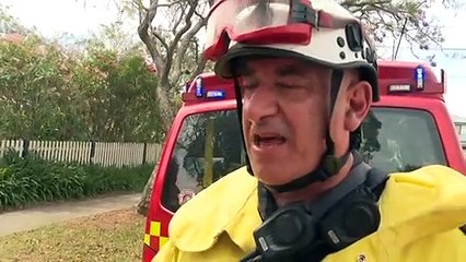 Scorching temperatures leave Sydney homes under bushfire threat