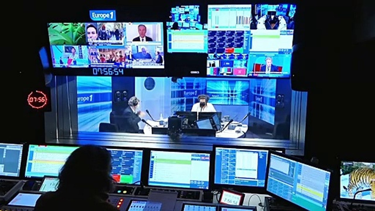 François Hollande : " Passer de Tulle à président de la République, il faut être un peu magicien" (Canteloup)