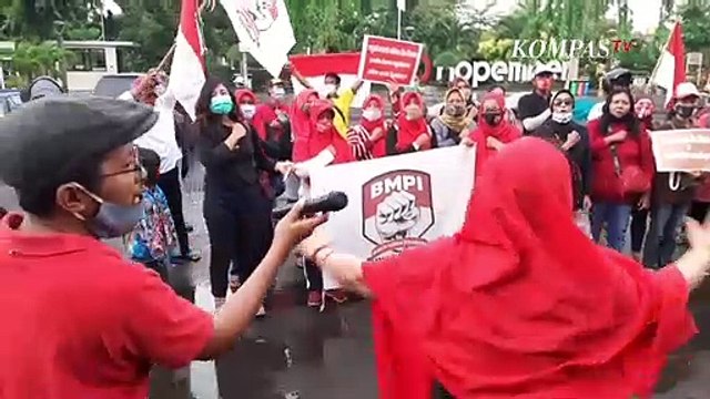 Aksi Emak-Emak Bela Risma Pasca-Viral Video Hujatan