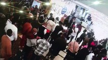 Düğün salonunda ayin yapan Afrikalılara polis baskını