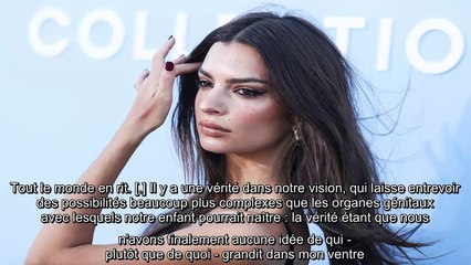 ✅ Emily Ratajkowski enceinte - Elle dévoile son ventre rond sur Instagram