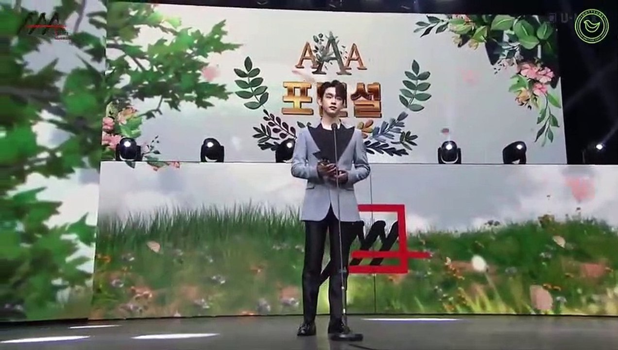 [Eng Sub] 201128 - AAA Potential Actor Award - Jinyoung