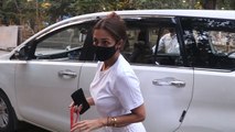 Malaika Arora  spotted at Bandra in White look; Watch video | FilmiBeat