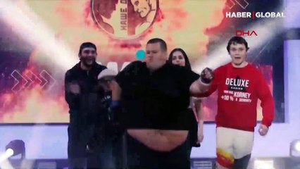 Kadın dövüşçü 240 kiloluk rakibini böyle nakavt etti